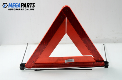 Warning triangle for Audi A8 (D2) 3.3 TDI Quattro, 224 hp, sedan automatic, 2001