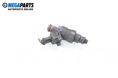 Gasoline fuel injector for Volvo S40/V40 1.6, 105 hp, sedan, 1998