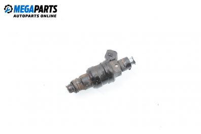 Gasoline fuel injector for Audi A4 (B5) 1.8 Quattro, 125 hp, sedan, 1995