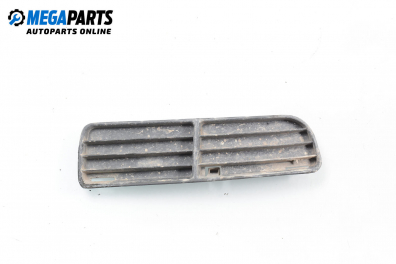 Grilă for Volkswagen Polo (6N/6N2) 1.0, 50 hp, hatchback, 1997, position: fața