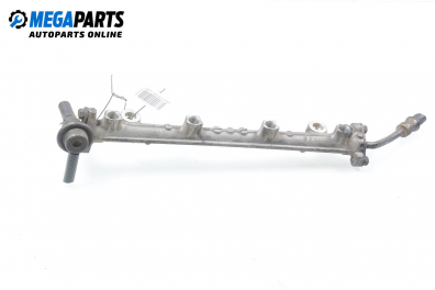 Fuel rail for Mitsubishi Space Runner 1.8, 116 hp, minivan, 1993