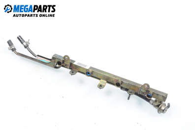 Fuel rail for Nissan Almera Tino 2.0, 136 hp, minivan automatic, 2001