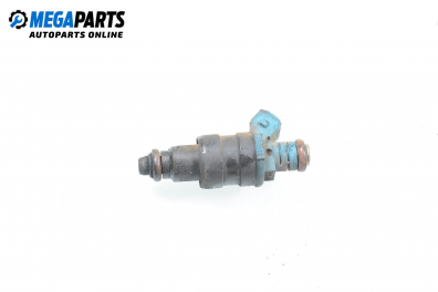 Gasoline fuel injector for Volvo 850 2.0, 126 hp, station wagon, 1995