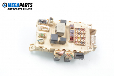 Sicherungskasten for Toyota Yaris Verso 1.3, 86 hp, minivan, 2000