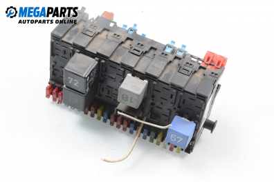 Fuse box for Volkswagen Passat (B3) 1.8, 90 hp, station wagon, 1990