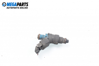 Gasoline fuel injector for Volkswagen Golf III 1.6, 101 hp, hatchback, 1997