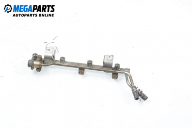 Fuel rail for Daihatsu Move 1.5 16V, 90 hp, minivan, 1997