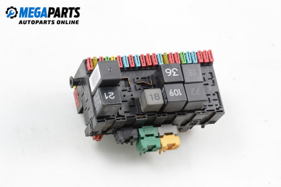 Fuse box for Volkswagen Passat (B4) 1.9 TDI, 90 hp, station wagon, 1995