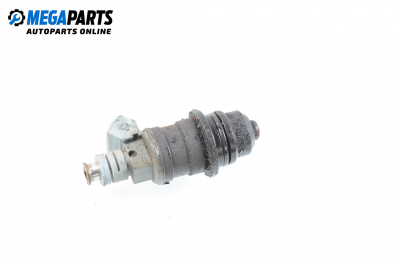 Gasoline fuel injector for Audi 80 (B4) 2.0, 115 hp, station wagon, 1992