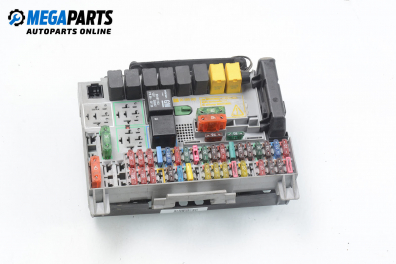 Fuse box for Opel Zafira A 1.6 16V, 101 hp, minivan, 2000