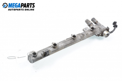 Fuel rail for Audi A2 (8Z) 1.4, 75 hp, hatchback, 2001