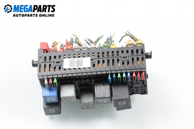 Fuse box for Volkswagen Passat (B4) 1.8, 90 hp, station wagon, 1993