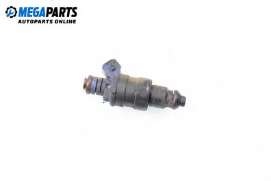 Gasoline fuel injector for Renault Megane I 1.6, 90 hp, sedan, 1997