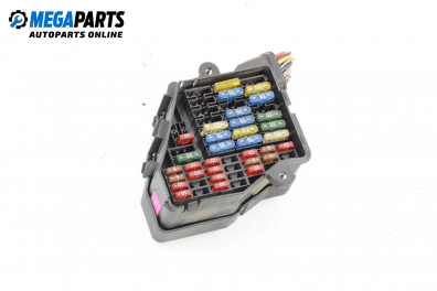 Fuse box for Volkswagen Passat (B5; B5.5) 1.8, 125 hp, sedan, 1998