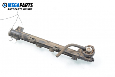 Fuel rail for Volkswagen Golf III 1.6, 101 hp, hatchback, 1995