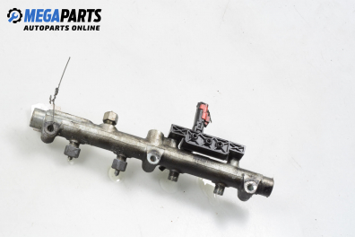 Fuel rail for Citroen C5 2.2 HDi, 133 hp, hatchback, 2001