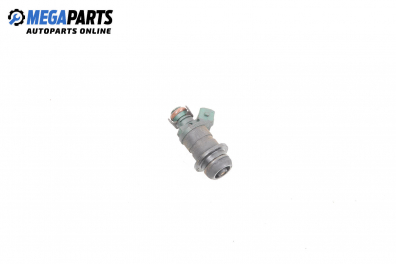 Gasoline fuel injector for Volkswagen Golf III (1H1) (08.1991 - 07.1998) 2.0, 115 hp