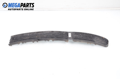 Grilă în bara de protecție for Volkswagen Passat IV  Variant (3B5) (1997-05-01 - 2001-12-01), combi, position: fața