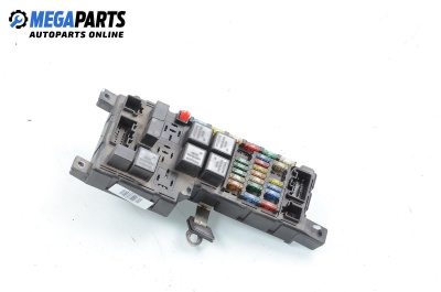 Fuse box for Volvo V70 II Estate (11.1999 - 12.2008) 2.5 TDI, 140 hp