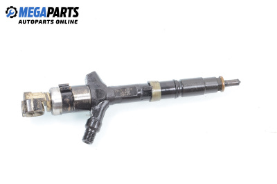 Diesel fuel injector for Toyota Avensis Station Wagon I (09.1997 - 02.2003) 2.0 D-4D (CDT220), 110 hp, № 23670-27010