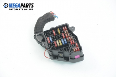 Fuse box for Volkswagen Golf IV 1.4 16V, 75 hp, hatchback, 3 doors, 1998