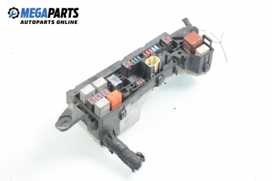 Fuse box for Toyota Corolla (E120; E130) 1.8 VVT-i TS, 192 hp, hatchback, 3 doors, 2002