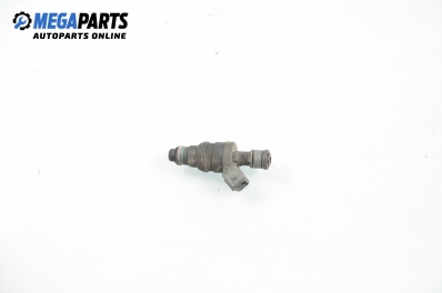 Gasoline fuel injector for Mercedes-Benz C-Class 202 (W/S) 2.2, 150 hp, sedan automatic, 1993
