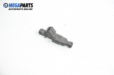 Gasoline fuel injector for Seat Ibiza (6K) 1.0, 50 hp, 5 doors, 2000 № 030906031J