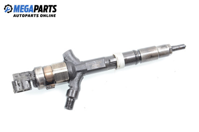 Diesel fuel injector for Toyota Avensis I Sedan (09.1997 - 02.2003) 2.0 D-4D (CDT220), 110 hp, № 23670-27030