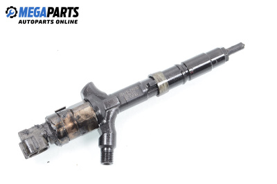 Diesel fuel injector for Toyota Avensis I Sedan (09.1997 - 02.2003) 2.0 D-4D (CDT220), 110 hp, № 23670-27030