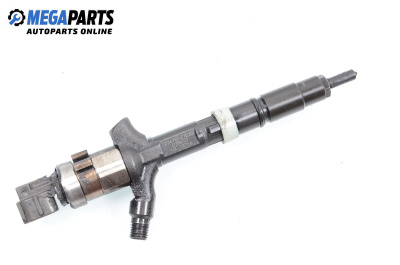 Diesel fuel injector for Toyota Avensis I Sedan (09.1997 - 02.2003) 2.0 D-4D (CDT220), 110 hp, № 23670-27030