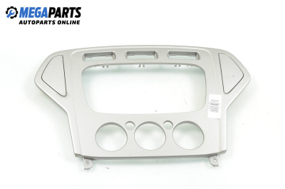 Central console for Ford Mondeo IV Sedan (03.2007 - 01.2015)