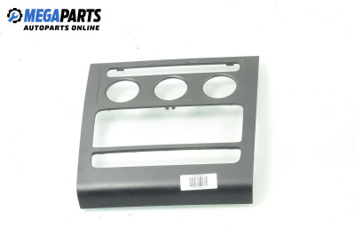 Consola centrală for Volkswagen Touran Minivan I (02.2003 - 05.2010)