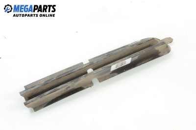 Gitter im stoßstange for BMW 3 Series E46 Sedan (02.1998 - 04.2005), sedan, position: vorderseite