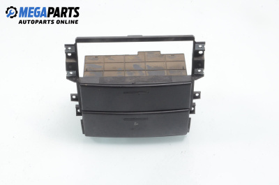 Scrumieră for Kia Sorento I SUV (08.2002 - 12.2009)