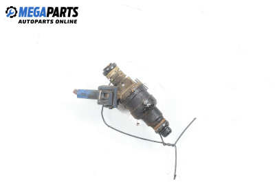 Gasoline fuel injector for Volkswagen Golf III Variant (07.1993 - 04.1999) 1.6, 101 hp