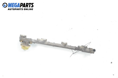 Fuel rail for Toyota Avensis I Sedan (09.1997 - 02.2003) 1.6 (AT220), 110 hp