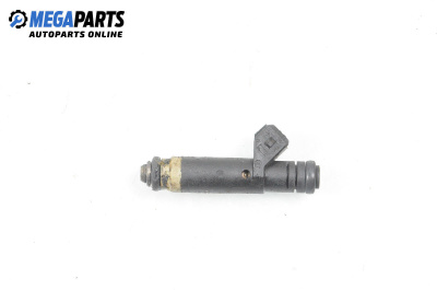 Gasoline fuel injector for Renault Symbol Sedan (02.1998 - 04.2008) 1.4, 75 hp