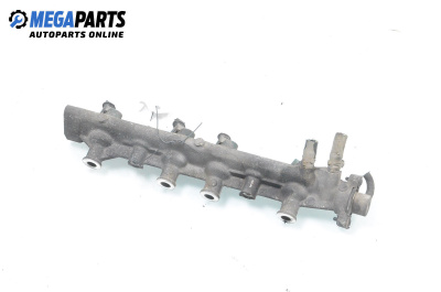 Fuel rail with injectors for Renault Laguna I Hatchback (11.1993 - 08.2002) 2.0, 114 hp