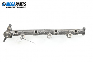 Fuel rail for Mitsubishi Eclipse II Coupe (04.1994 - 04.1999) 2000 GS 16V (D32A), 146 hp