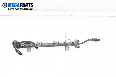 Fuel rail for Mitsubishi Carisma Hatchback (07.1995 - 06.2006) 1.6 (DA1A), 90 hp