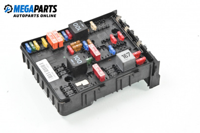 Fuse box for Volkswagen Passat V Variant B6 (08.2005 - 11.2011) 3.2 FSI 4motion, 250 hp