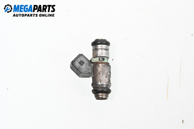 Gasoline fuel injector for Volkswagen Polo Variant (04.1997 - 09.2001) 1.6, 75 hp