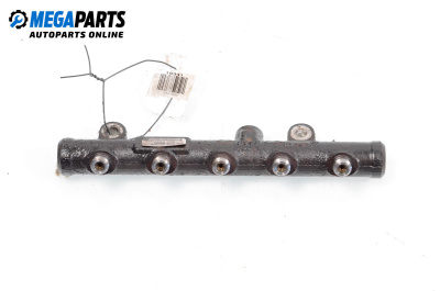 Fuel rail for Volvo V50 Estate (12.2003 - 12.2012) 2.0 D, 136 hp, № 9654726280