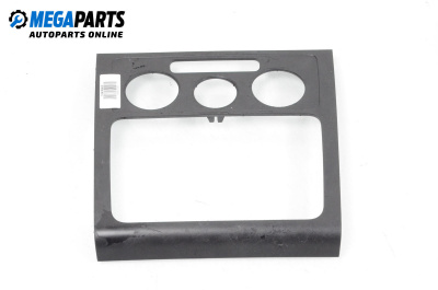 Consola centrală for Volkswagen Touran Minivan I (02.2003 - 05.2010)