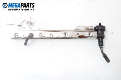 Fuel rail for Volvo V40 Estate (07.1995 - 06.2004) 1.6, 109 hp