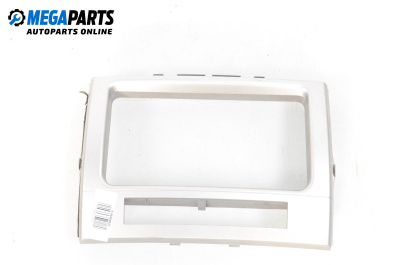 Central console for Toyota Corolla Verso II (03.2004 - 04.2009)