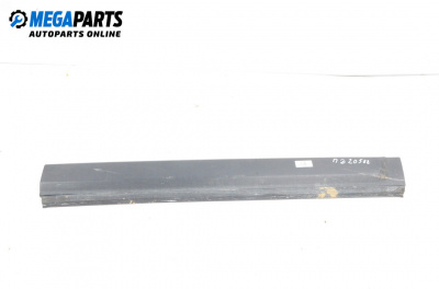 Material profilat ușă for Land Rover Discovery III SUV (07.2004 - 09.2009), suv, position: dreaptă - fața