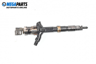 Diesel fuel injector for Toyota Avensis I Station Wagon (09.1997 - 02.2003) 2.0 D-4D (CDT220), 110 hp, № Denso 23670-27030