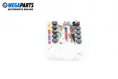Fuse box for Nissan Navara (NP300) Pick-up II (10.2004 - 05.2014) 2.5 dCi 4WD, 171 hp